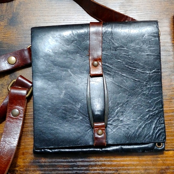 Rustic Crossbody Bag - Picture 2 of 5